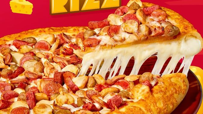 menu baru Pizza Hut Cheese Rizz dengan keju melimpah di atas, samping, dan dalam pizza.