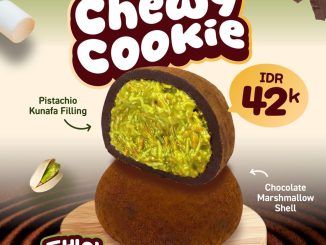 Promo CGV Dubai Chewy Cookie harga Rp. 42.000 dengan pistachio kunafa filling