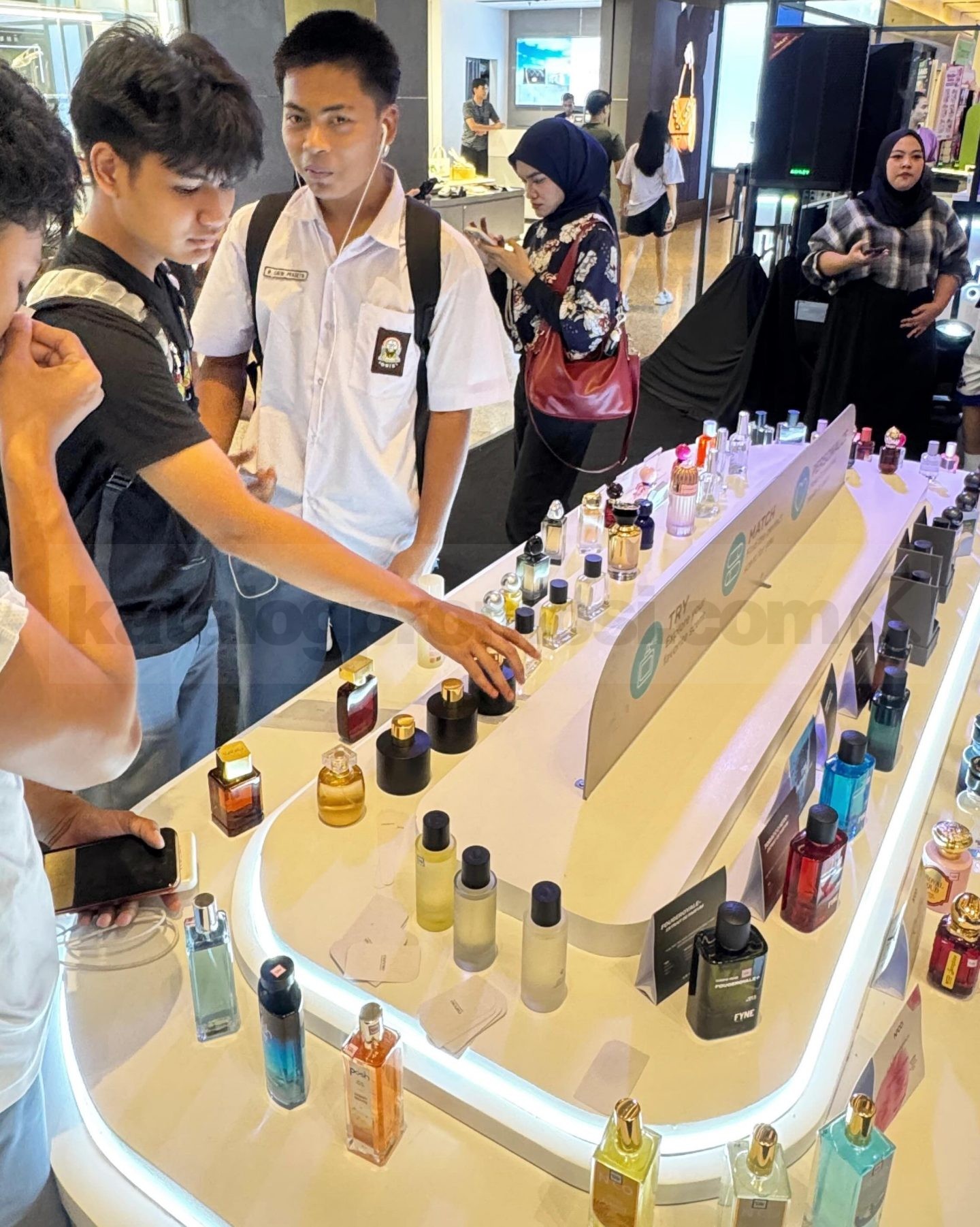 Watsons Fragrance Market di Blok M Plaza Watsons Fragrance Market di Blok M Plaza 3