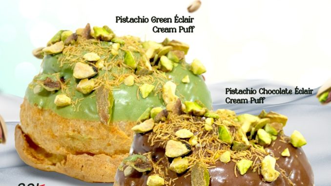 Promo Beard Papa’s Pistachio Éclair Cream Puff edisi Natal harga Rp. 26.000 dengan varian green dan chocolate topping pistachio