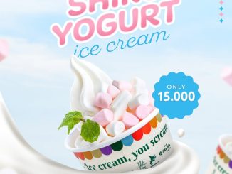 Shiro Yogurt Ice Cream Tom Sushi seharga Rp. 15.000 dengan topping marshmallow lembut