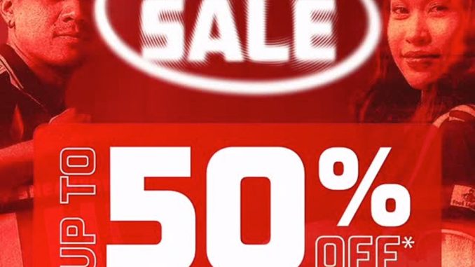 Promo Foot Locker End of Season Sale Diskon Hingga 50% untuk berbagai koleksi sepatu pilihan selama stok masih tersedia.